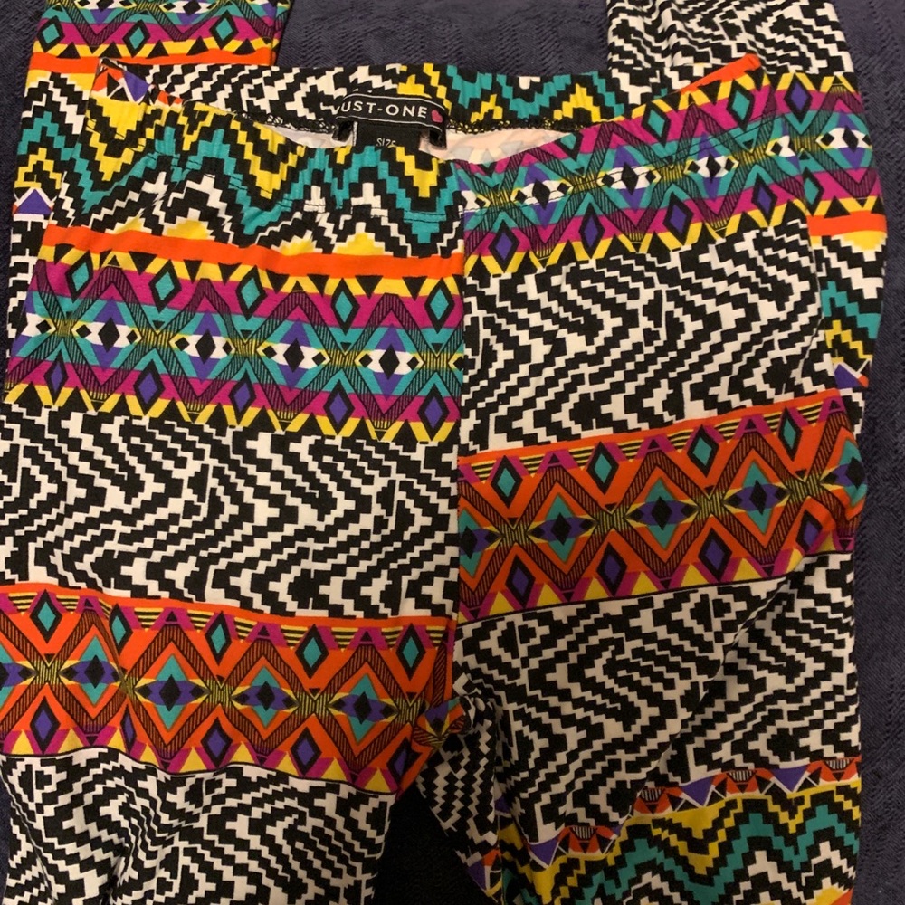 Trippy pattern leggings. Never worn!